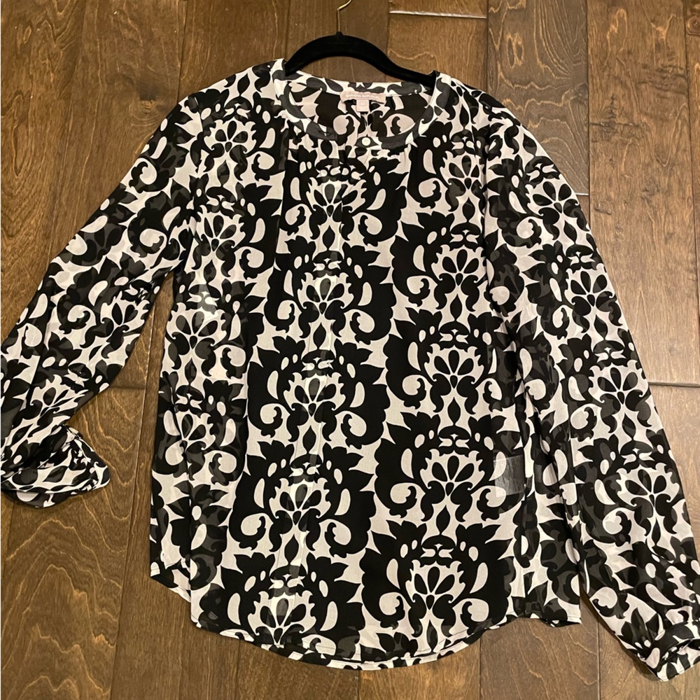 Banana Republic sheer floral blouse with black tank. NWT. Blouse size medium.